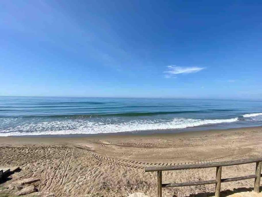 Ferienwohnung Duplex Beach Cabopino Marbella Exterior foto